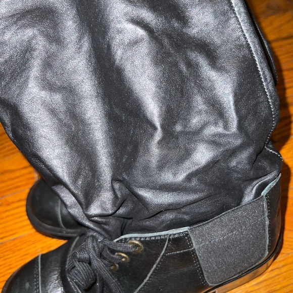 Authentic Chanel boots - Picture 2 of 6